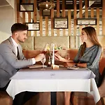 Szálloda Wellnesshotel Zum Koch Ortenburg